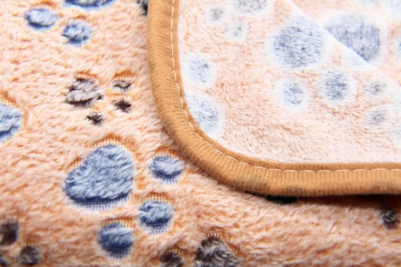 Premium Fleece Pet Blanket/Throw for Dog Cat Puppy Kitten Small Animal (White/White/Brown, Medium)