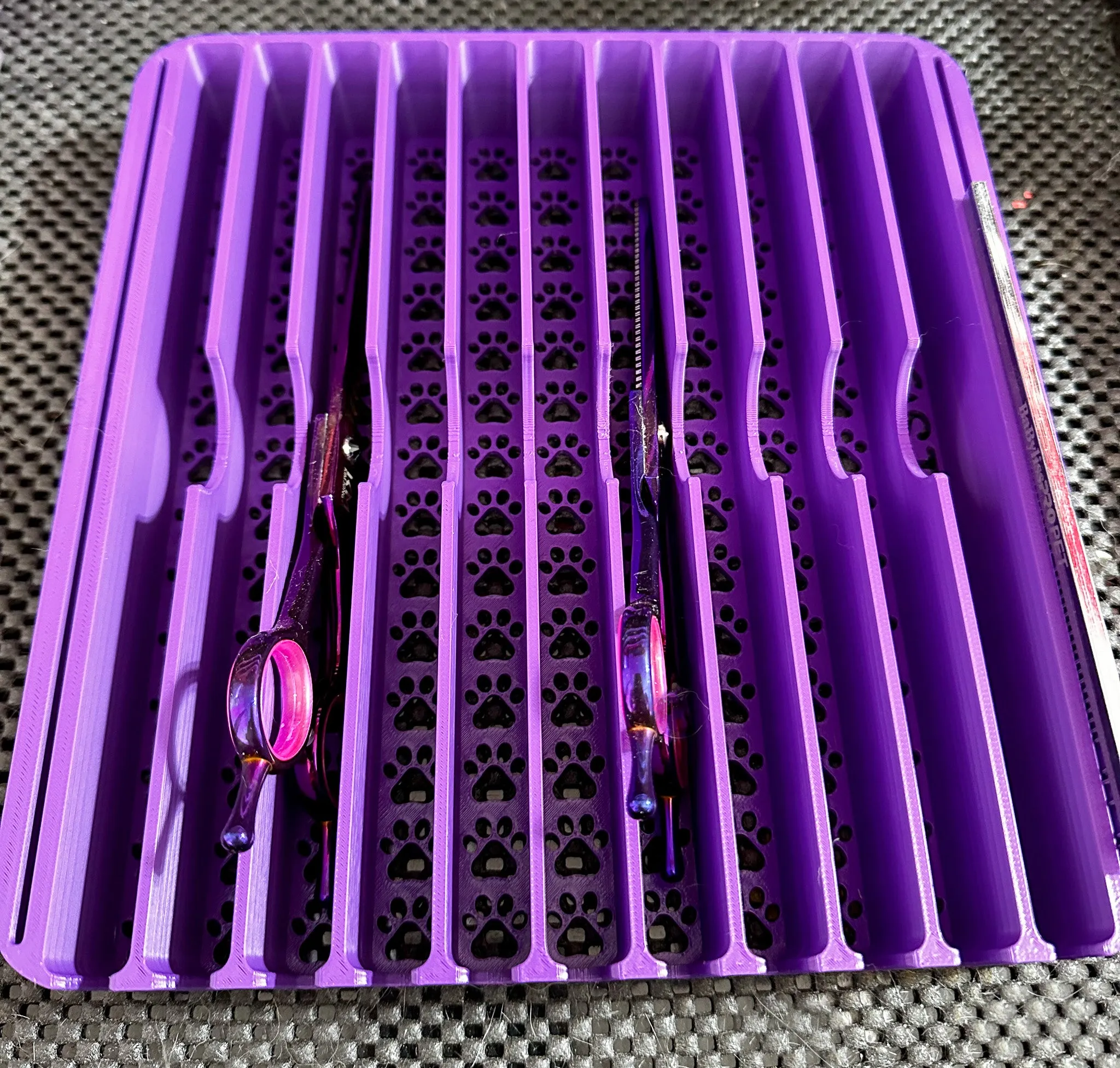 The Sarabi V2 - Lay Flat Dog Grooming Scissor Holder | Holds 11 Scissors 2 Combs |