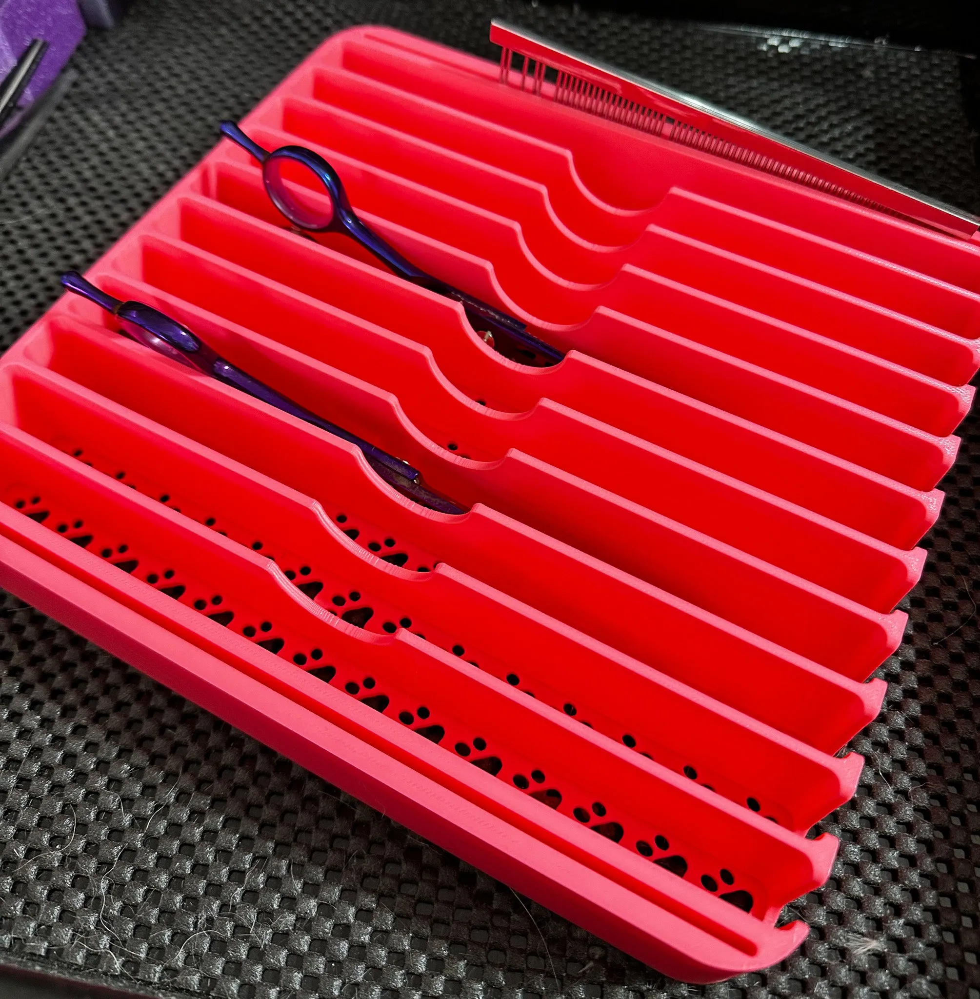 The Sarabi V2 - Lay Flat Dog Grooming Scissor Holder | Holds 11 Scissors 2 Combs |